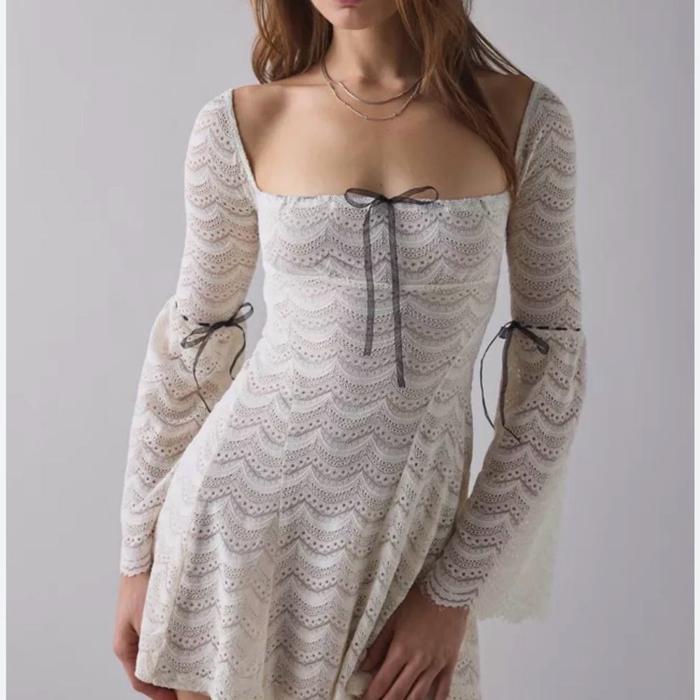 Kimchi Blue Alina Scalloped Lace Bell mini dress